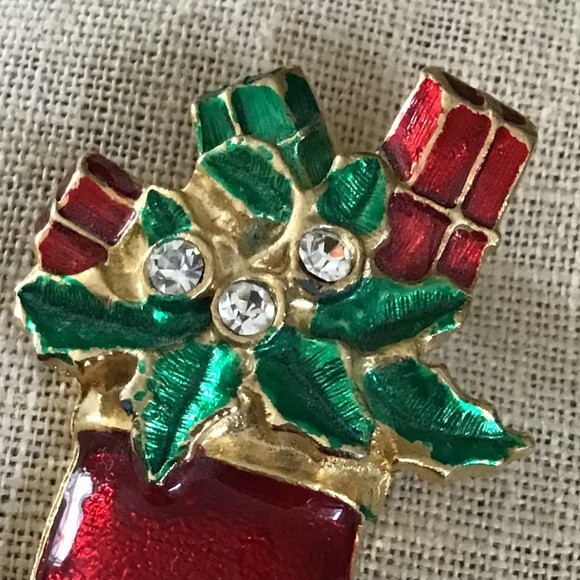Vintage Enamel Holiday Pin Christmas Poinsettia Stocking Brooch Gold Tone & Red - Picture 3 of 9